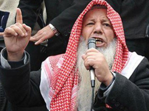 يعاني الطحاوي الذي يبلغ من العمر 64 عاما من أمراض مزمنة، كالسكري والضغط 