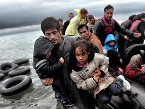 At least 134 undocumented migrants were held during anti-human trafficking operations across Turkey. (AFP/ File Photo)