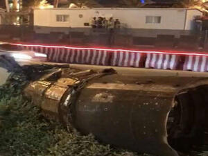 ويأتي إطلاق الصواريخ الباليستية، بالتزامن مع الذكرى الثالثة لانطلاق عملية التحالف العربي العسكرية في اليمن.

