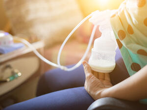 من أسباب هرمون الحليب الضغوطات النفسية والتعب والإرهاق