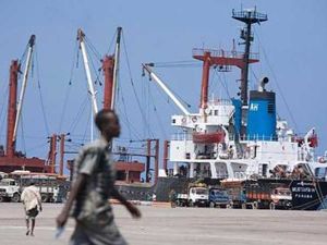 مقتل 16 شخصا بتفجير سيارة مفخخة في مقديشو