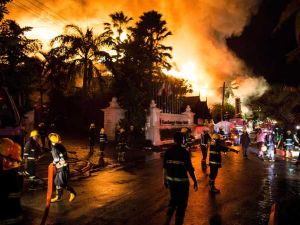 المبني في معظمه من الخشب، احترق بالكامل تقريبا 
