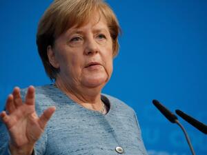 طائرة ميركل تهبط اضطراريا في مطار كولونيا