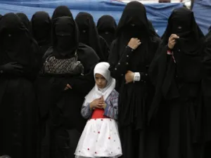 Amani Al-Sanawi: "Yemeni women must fight for their rights by participating and by contributing to development in the country"