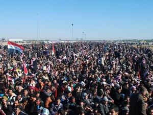 Iraqi protestors call for the release of prisoners they allege were arrested on sectarian grounds by Iraq's Shiite-led authorities during a demonstration in Ramadi, Anbar's provincial capital, on Friday. (AFP) Iraqi protestors call for the release of prisoners they allege were arrested on sectarian grounds by Iraq's Shiite-led authorities during a demonstration in Ramadi, Anbar's provincial capital, on Friday. (AFP)