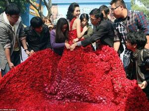 فستان الورد