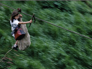 الى المدرسة