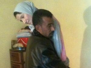 سليم حاملا زوجته