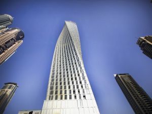 A view of the twisting tower from below. Image courtesy of 7DaysinDubai