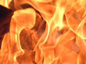 Sony is advising consumers to quit using some of its VAIO laptop computers and unplug them, saying that it’s possible that its non-removable battery pack could overheat.
