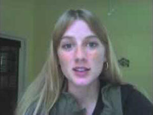 فتاة من الفيديو