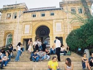 حمل تقرير عزام العنوان "الدول العربية وآليات الأمم المتحدة لحقوق الإنسان". وعزام هو من كبار الزملاء في السياسات الخارجية في معهد فارس