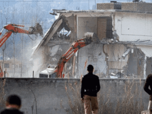 Bin Laden's compound and finally hideout in Pakistan is torn down Bin Laden's compound and finally hideout in Pakistan is torn down