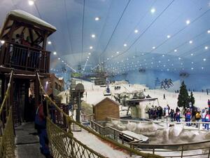 Mall of the Emirates is offering free chairlift passes for shoppers who purchase a MOE Gift Card to the value of AED 350 or more