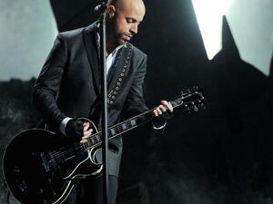 Chris Daughtry.
