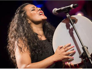 Dina El-Wedidi sells out concerts around the world. (Image: Facebook)