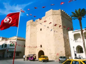 حققت تونس نموا اقتصاديا بنسبة 3.6 في المائة العام الماضي، مقابل انكماش اقتصادي بنحو نقطتين تحت الصفر سنة 2011