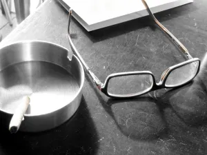 The comeback of glasses, includes " 'fashion-only' " or " 'non-prescription' "