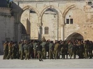 Israeli soldiers pictured in the al-Aqsa mosque compound on
Oct. 8. (Image courtesy of Maan Images/Al-Aqsa Foundation)