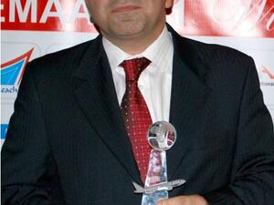 Jihad Boueri, Regional Vice President of Solution Line Middle East & North Africa accepting the award on behalf of SITA