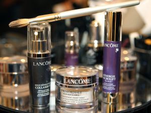 Shown for illustrative purposes. Shown for illustrative purposes.