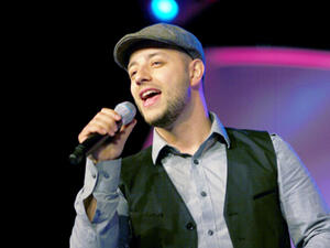 Maher Zain sings Muslim music for charity in Sharjah