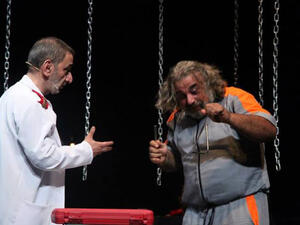 A scene from the play “Majnoun Yehki” (Crazy Man Speaks). (Image: Facebook)