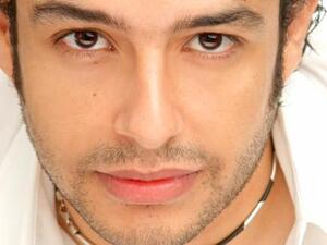Mohammad Hamaki grabs the top spot of Virgin Megastore's bestseller list