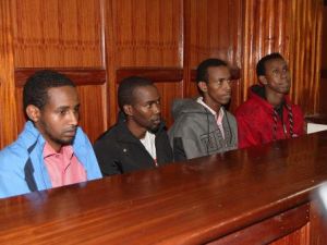 المتهمون في المحكمة في نيروبي (من اليمين)حسين حسن مصطفى وآدن محمد عبدي قادر ابراهيم ولبان عبدالله عمر ومحمد احمد عابدي
