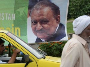 الرئيس ممنون حسين يخلف زرداري رسميا في باكستان