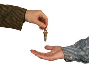 “Average asking prices in Dubai today stand at AED 5.1 million while those in the capital figure at AED 3.3 million.