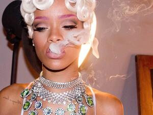 A smokin' Rihanna (Image: Facebook)