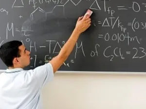 Students from all over the Arab world competed for several prizes in the contest. (Image courtesy of "completegloballynow.com")