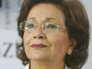 Suzanne Mubarak is the one who issued the controversial law under husband Mubarak's now defunct regime. Suzanne Mubarak is the one who issued the controversial law under husband Mubarak's now defunct regime.