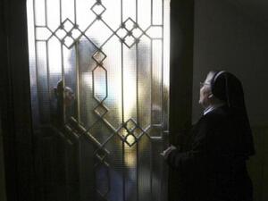 A Syrian church in Jaramana dishes out food to Iraqi refugees