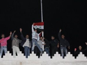 مراقبون: سورية تحاول ارضاء الجامعة بتعاملها مع المراقبين
