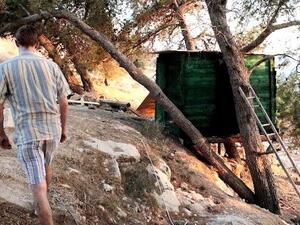 A treehouse in Hosh Jasmin. (Image courtesy of WNV/Andrew Beale/Your Middle East)