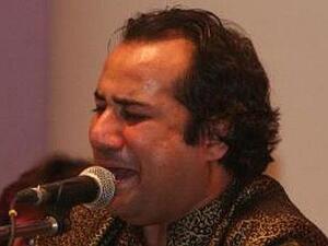 Ustad Rahat Fateh Ali Khan crying at the mic (Image courtesy of viagogo)