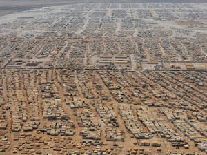 An aerial view shows the Zaatari refugee camp on July 18, 2013 near the Jordanian city of Mafraq, some 8 kilometers from the Jordanian-Syrian border. (AFP/MANDEL NGAN/POOL)