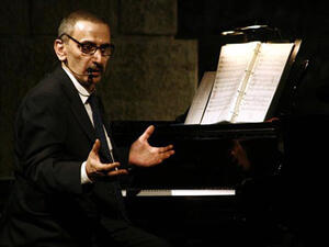 Multi-talented artist Ziad Rahbani returns after many years in a black comedy "Mad Men Talking" (Image: courtesy of aljabha.com)