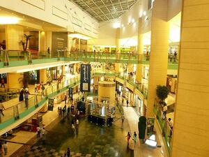 Abu Dhabi plans to expand its mall space to 798, 966 square meters within the next four years (Courtesy of UAE Style Magazine)