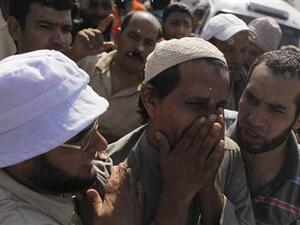 انصار الرئيس المصري المعزول محمد مرسي في جنازة شخصين قتلا في اشتباكات بالقرب من رابعة العدوية
