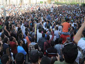 Al-Azhar students protest early in April following first mass poisoning incident (Photo: Ahram Arabic0news website)
