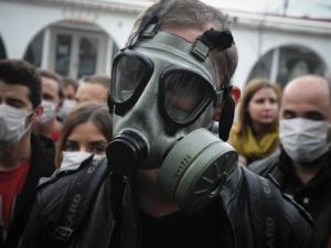 متظاهرون في البانيا يحتجون على خطط تدمير الكيماوي السوري في بلادهم