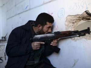 مقاتل من المعارضة السورية في حلب