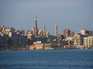The film gives "an anthropologic view of the Mediterranean city seen through the eyes of a foreign resident." 
