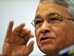 مذكرة توقيف بحق وزير الطاقة الجزائري السابق