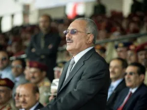 صالح ما زال يرفض توقيع المبادرة