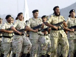 القاعدة تعمل على اسقاط الحكم السعودي 