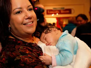Mothers everywhere are contesting claims to the 7-billionth baby.